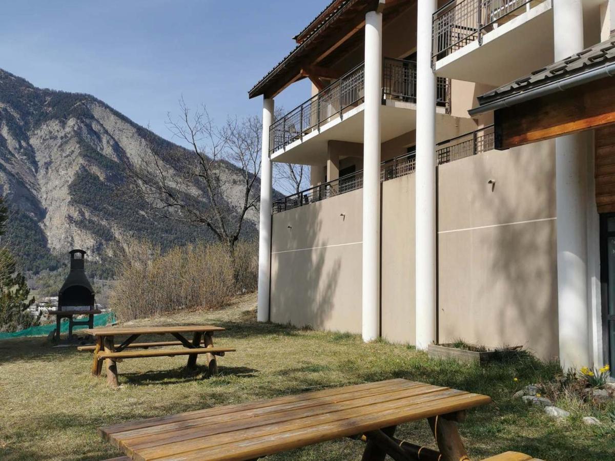 Studio 4 Personnes Avec Piscine Et Sauna - Residence Chateau Des Magnans - Jausiers - Fr-1-165B-45 Zewnętrze zdjęcie